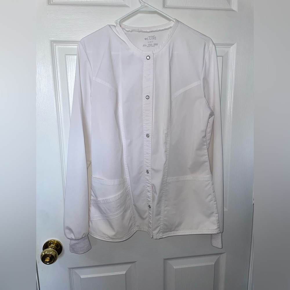 CHEROKEE LUXE SCRUB JACKET SIZE SMALL WHITE